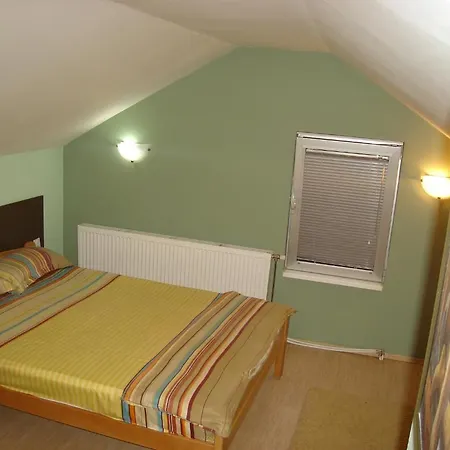 Linda Bed & Breakfast *